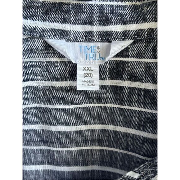 Women’s Plus Button Front Utility Shirt - Picture 2 of 5